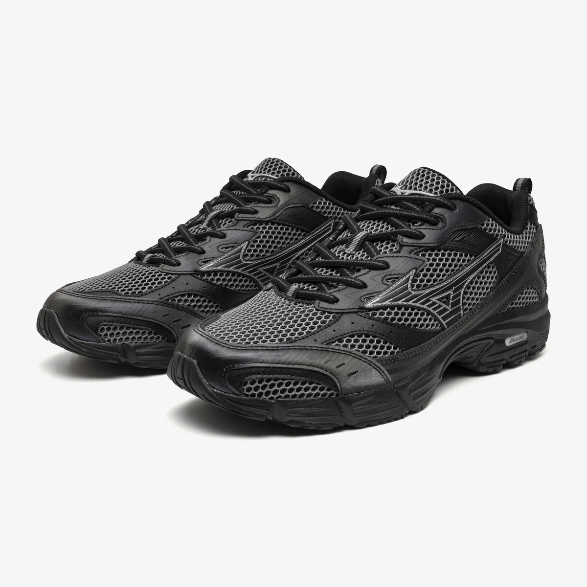 Black Quiet Shade (03)