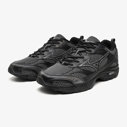 Black Quiet Shade (03)
